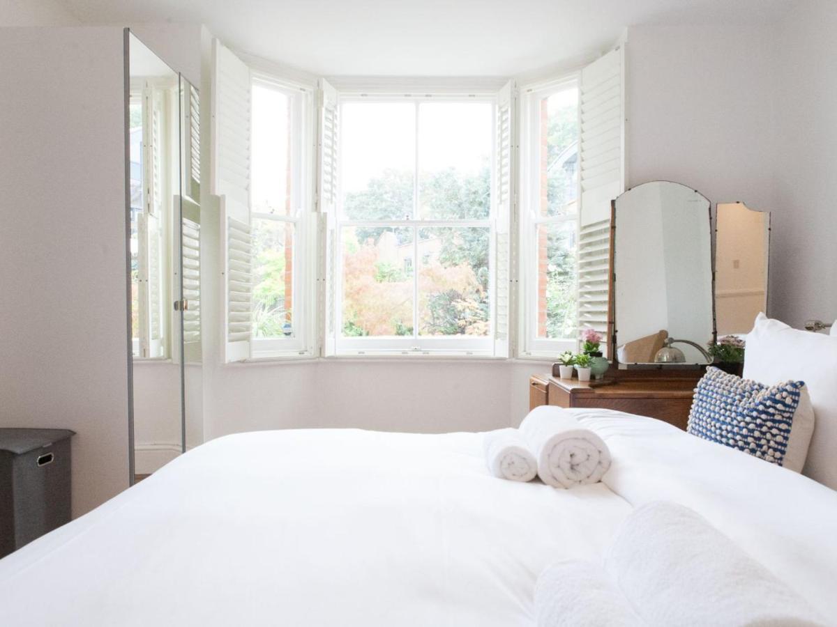 Pass The Keys Garden Apartment In Stockwell London Exterior photo
