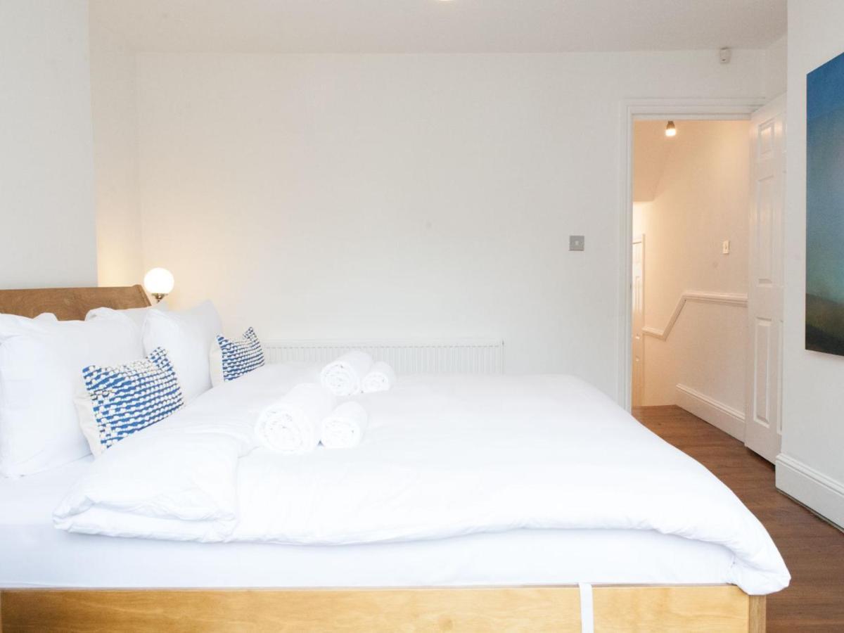 Pass The Keys Garden Apartment In Stockwell London Exterior photo